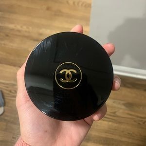 Chanel soleil tan de Chanel bronzing make up base